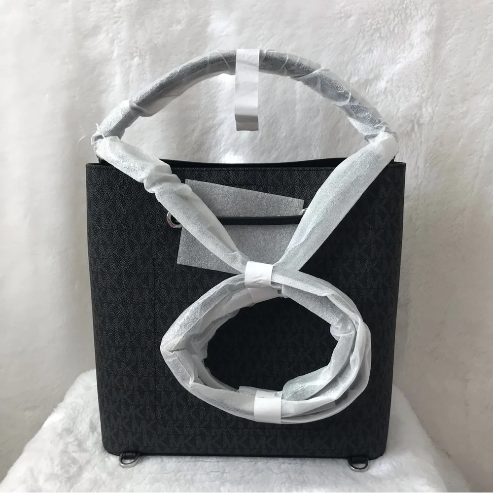 Michael Kors backpack and wallet - Picture 8 of 15